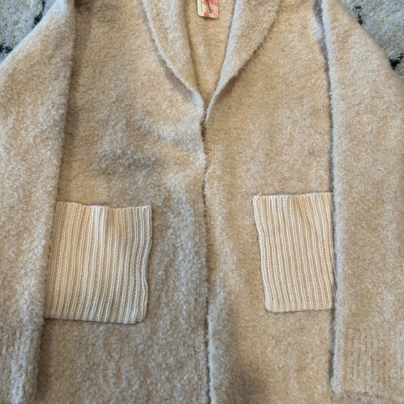 Magnolia Boutique Fuzzy Cardigan, Size L - Picture 8 of 8